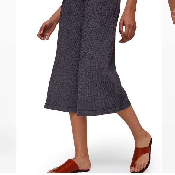 Lululemon Can You Feel The Pleat Crop in Moonwalk - Picture 3 of 15